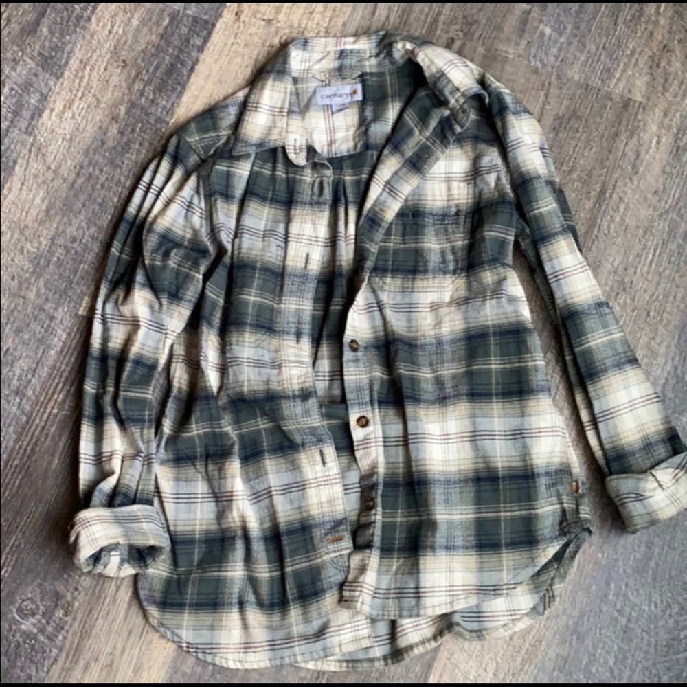 Women’s Carhartt button down shirt medium